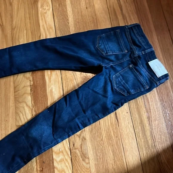 H&M kids stretch jeans like new EUC true to size 6/7. - Picture 2 of 3